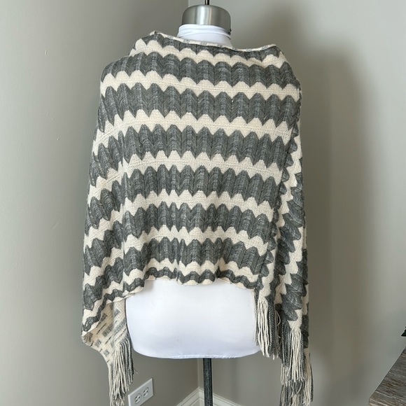 Gray and Cream Fringe Sweater Poncho One Size Fits All - Picture 3 of 4